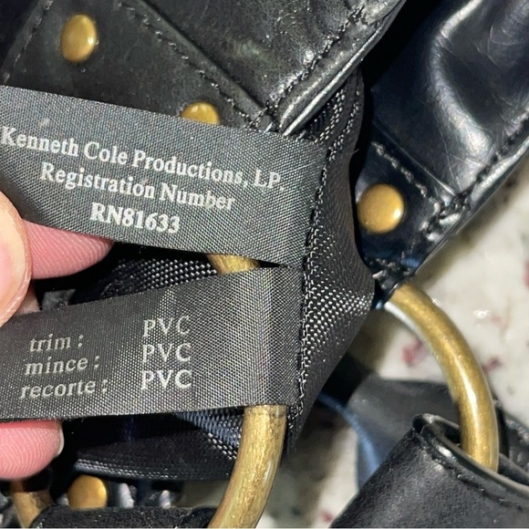 Vintage Kenneth Cole Reaction Black Leather Bag Brass Hardware Purse Tote Retro - Picture 9 of 14